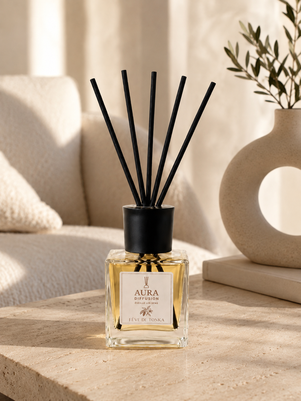 Diffuseur d ambiance Feve de Tonka 200 ml pose dans un interieur